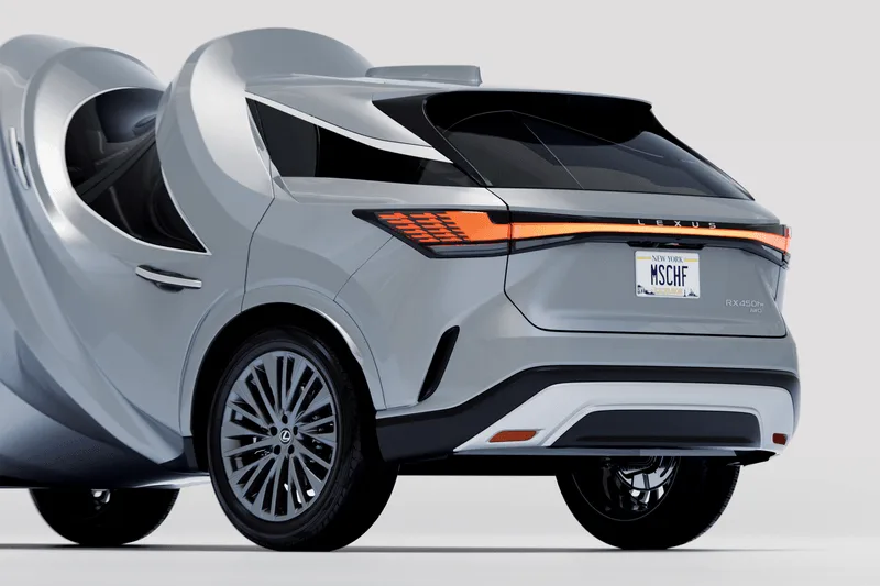 Véhicule futuriste avec design innovant et plaque d'immatriculation personnalisée.