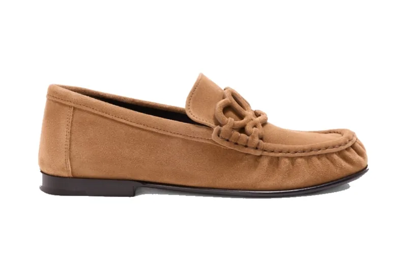 loewe-double-l-loafer-une-signature-discrete/carousel-10.jpg