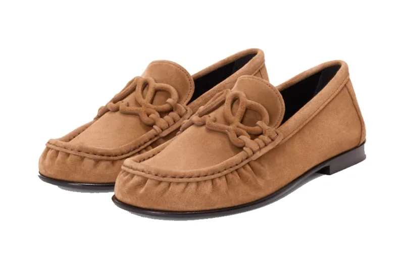 loewe-double-l-loafer-une-signature-discrete/carousel-9.jpg