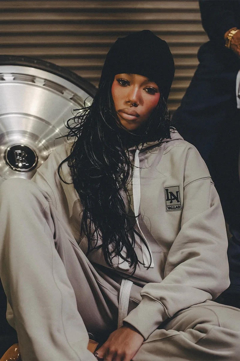 LONER et VALLAD lancent leur deuxième collection capsule en uniforme
