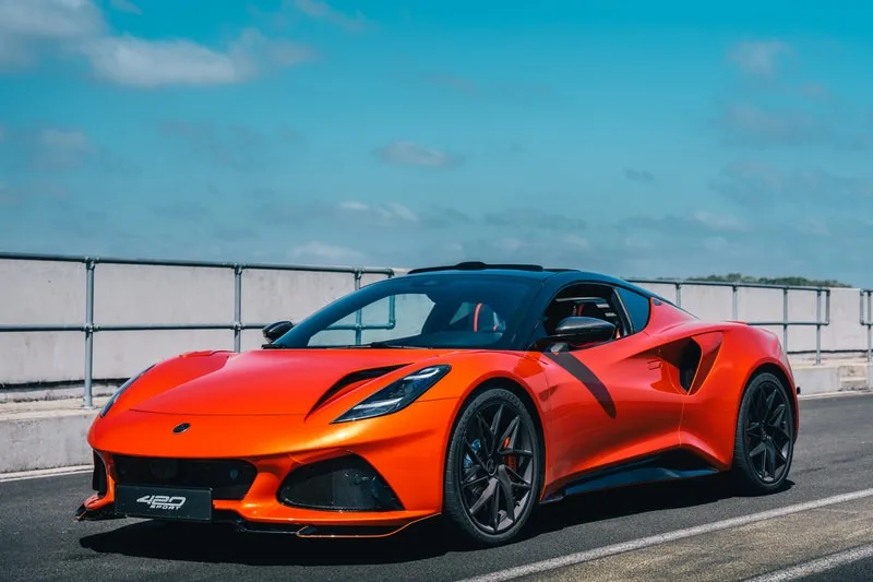 lotus-emira-420-sport-une-montee-en-puissance/carousel-2.jpg