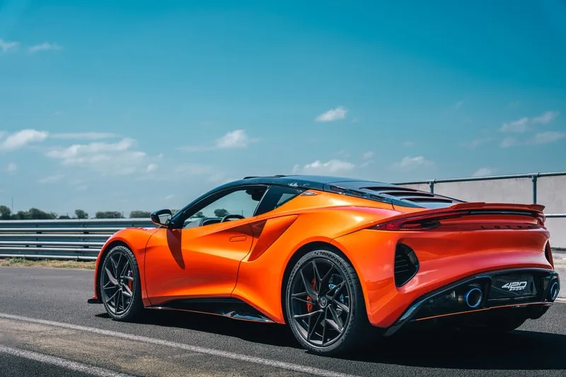lotus-emira-420-sport-une-montee-en-puissance/carousel-3.jpg