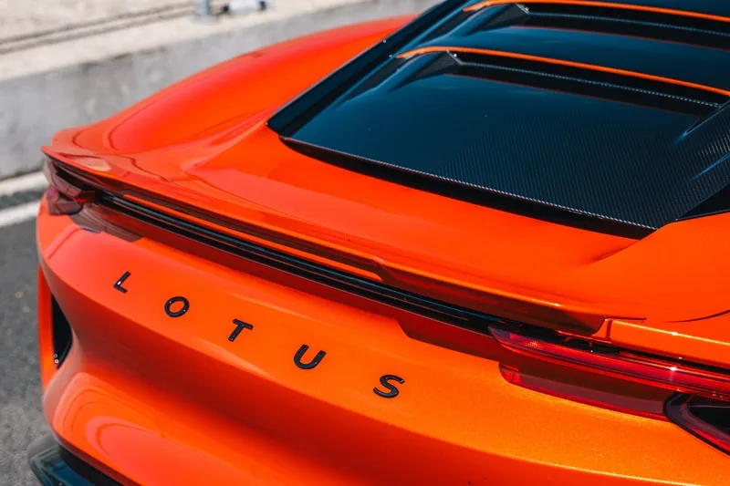 lotus-emira-420-sport-une-montee-en-puissance/carousel-6.jpg