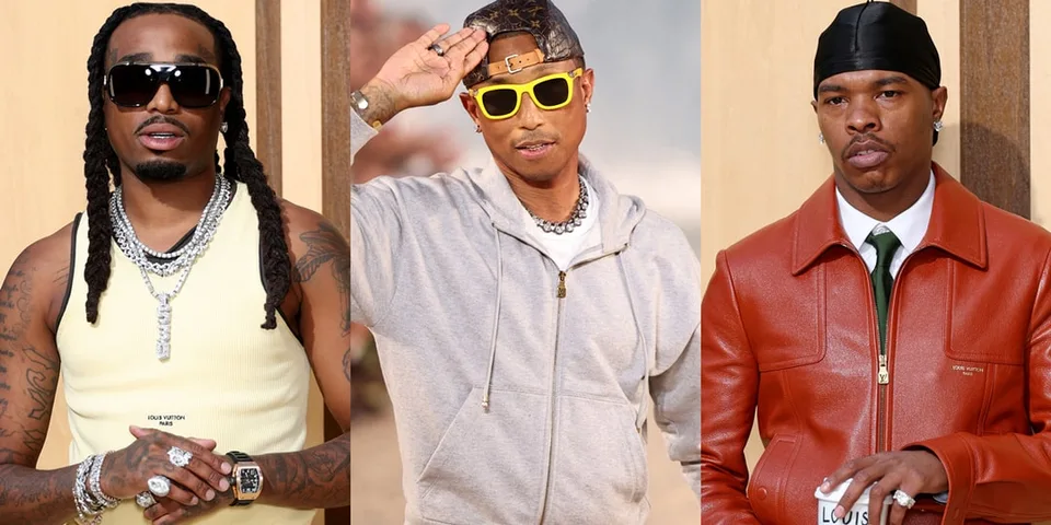 Trois hommes en tenues stylées et lunettes de soleil.