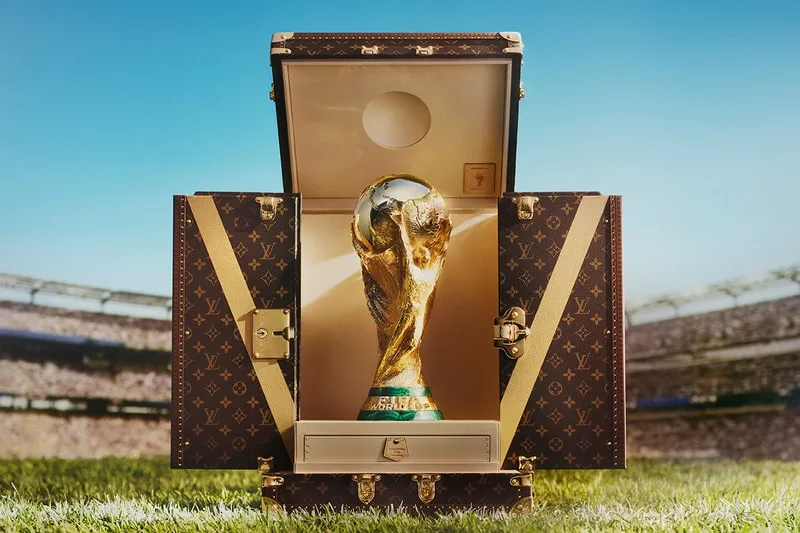 louis-vuitton-le-coffre-fifa-2026-devoile/carousel-1.jpg