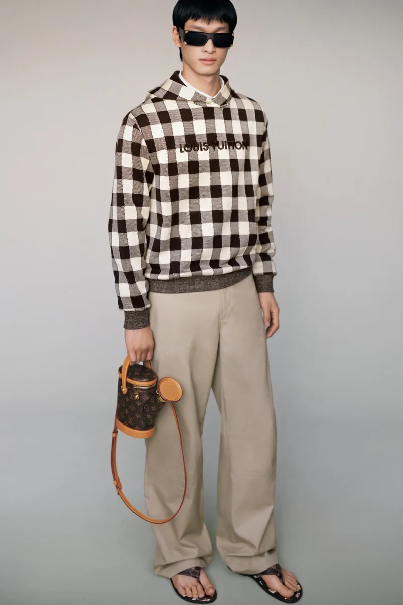 louis-vuitton-les-lunettes-lv-heritage-redefinissent-lheritage/carousel-8.jpg