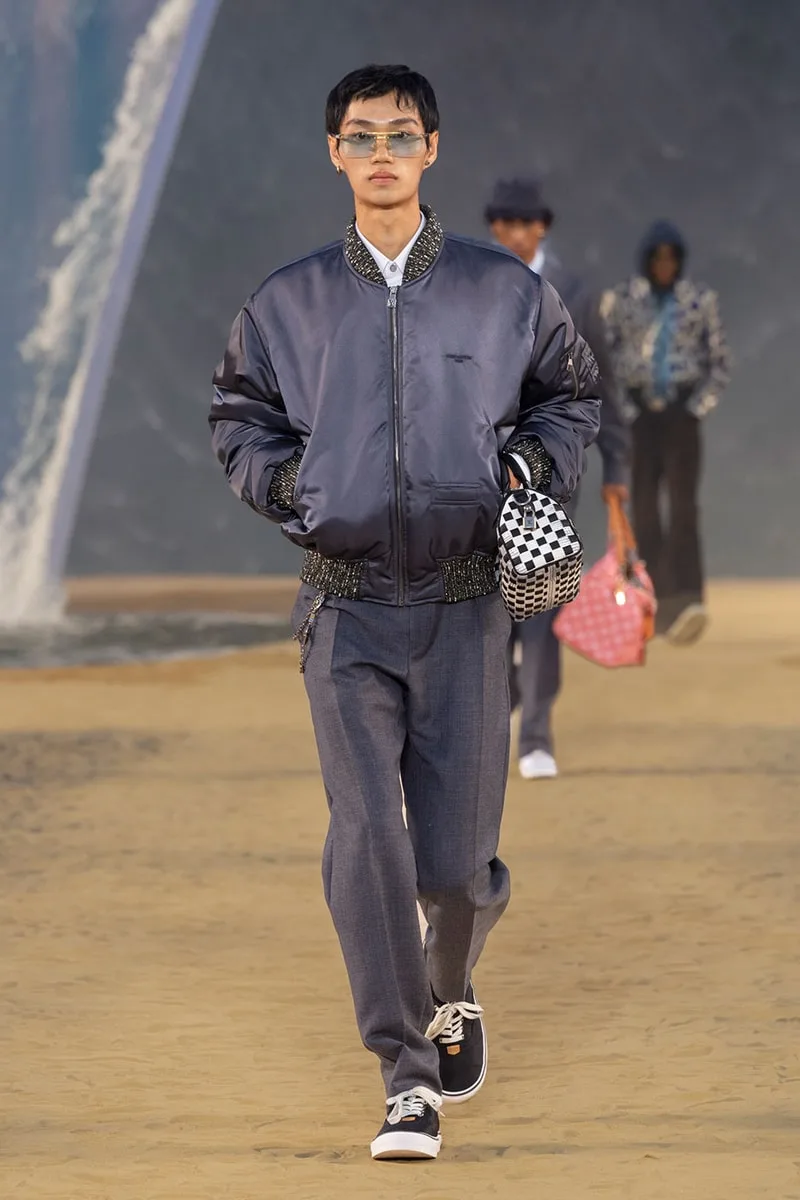 louis-vuitton-ss27-pharrell-surfe-sur-la-mode/carousel-7.jpg
