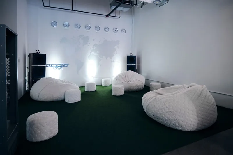 lovesac-un-retour-en-force-a-la-hypebeast-cup/carousel-1.jpg