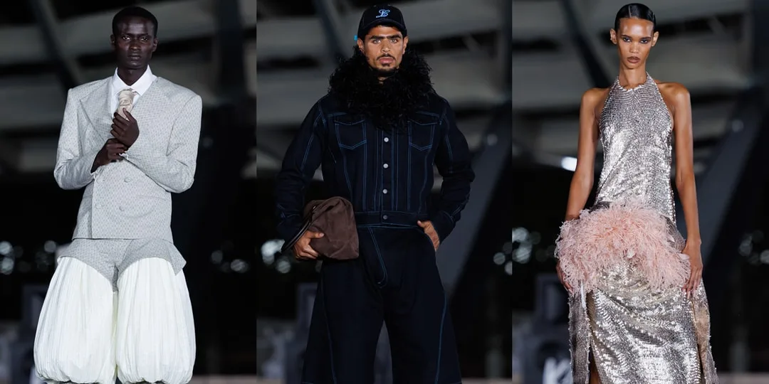 Trois mannequins défilant en tenues avant-gardistes.