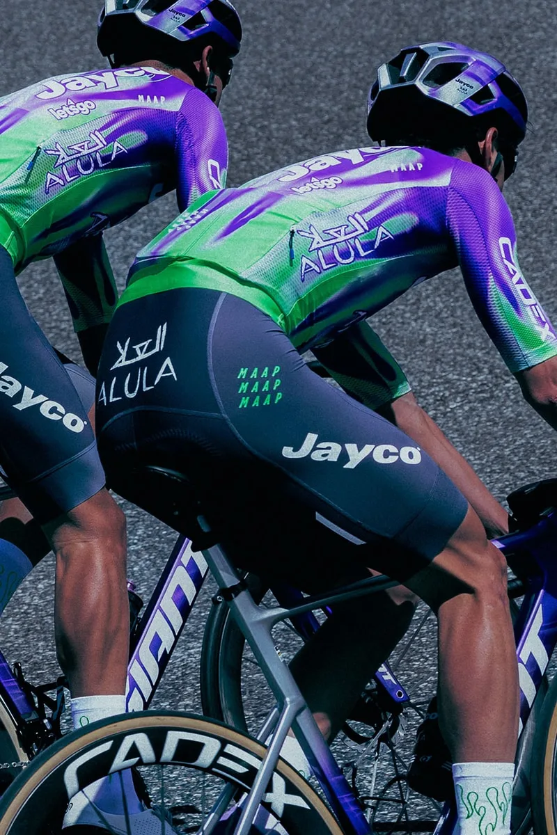 maap-x-greenedge-kit-exclusif-pour-le-tour-2026/carousel-8.jpg