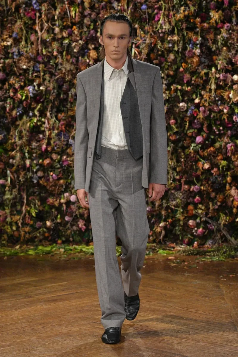 maison-margiela-ss27-la-mode-se-deconstruit/carousel-1.jpg