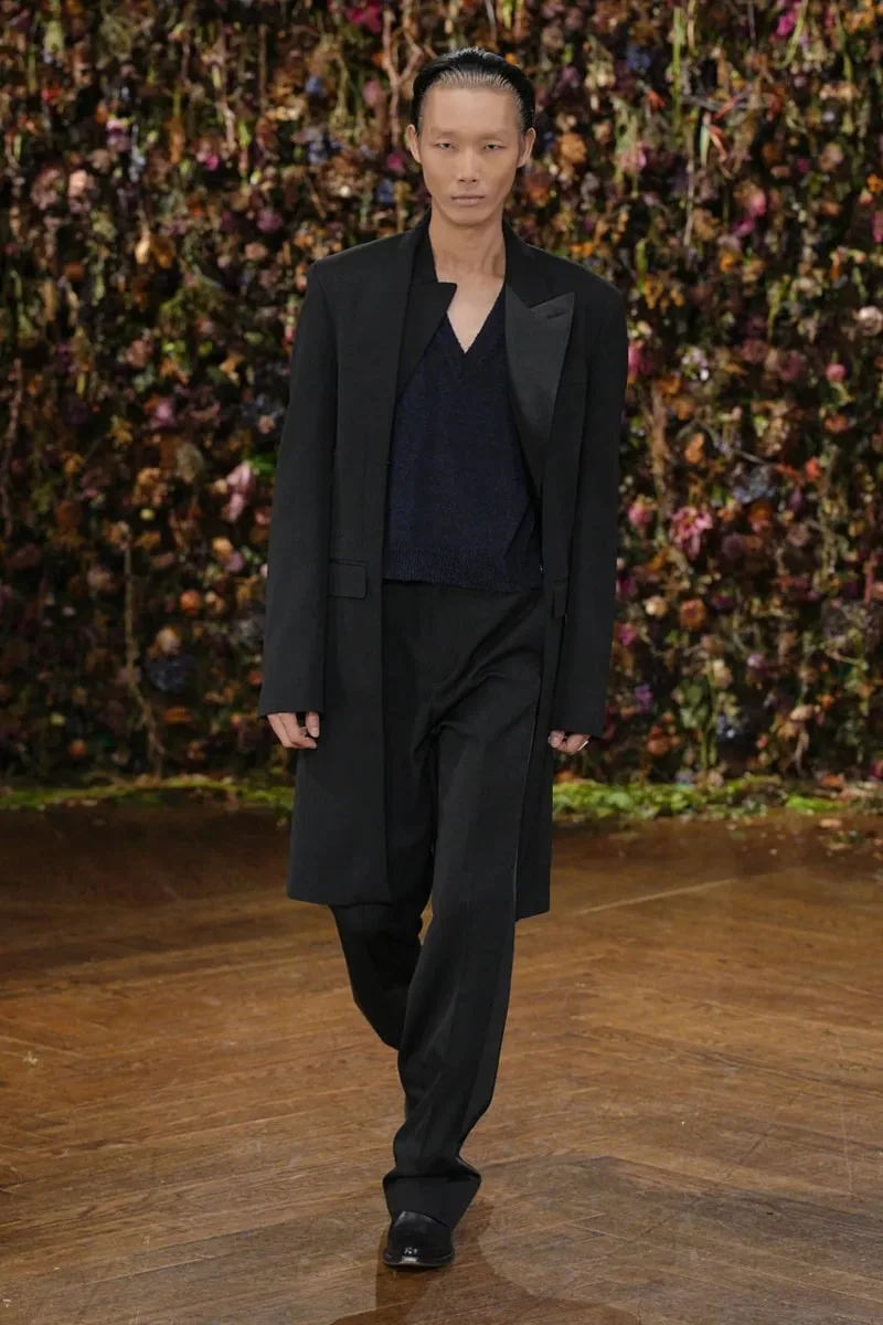 maison-margiela-ss27-la-mode-se-deconstruit/carousel-12.jpg