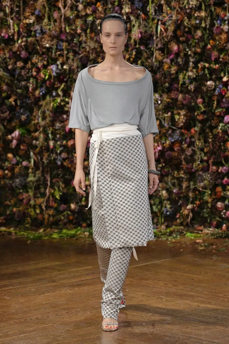 maison-margiela-ss27-la-mode-se-deconstruit/carousel-4.jpg
