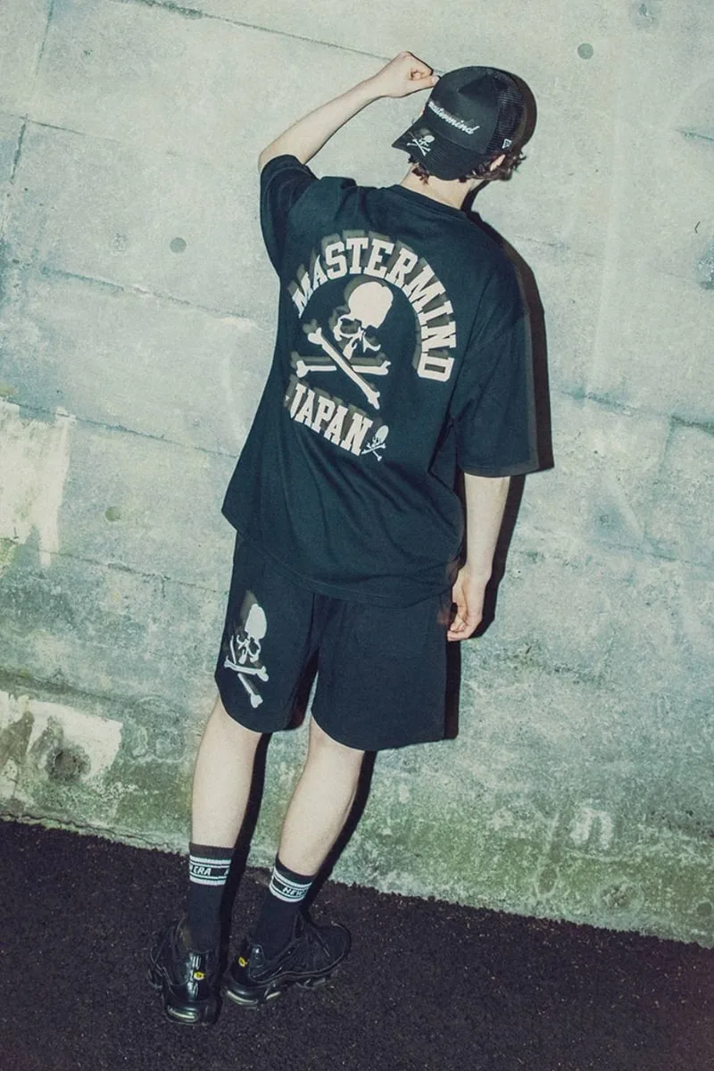 mastermind-japan-x-new-era-une-collaboration-audacieuse/carousel-2.jpg