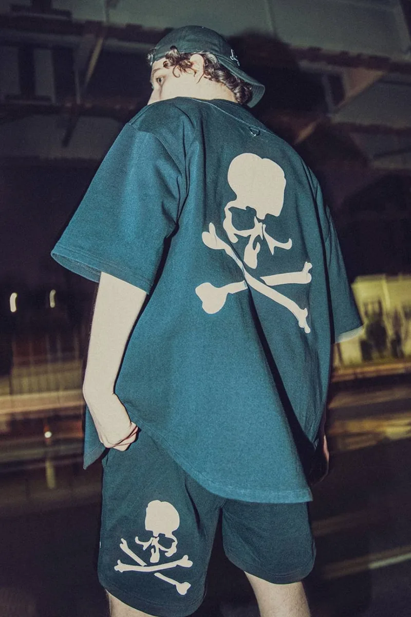 mastermind-japan-x-new-era-une-collaboration-audacieuse/carousel-3.jpg