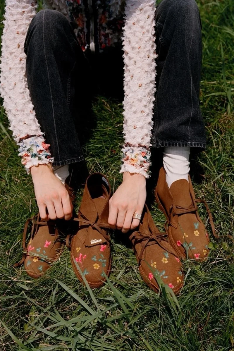masu-x-clarks-laudace-florale-de-la-desert-boot/carousel-1.jpg
