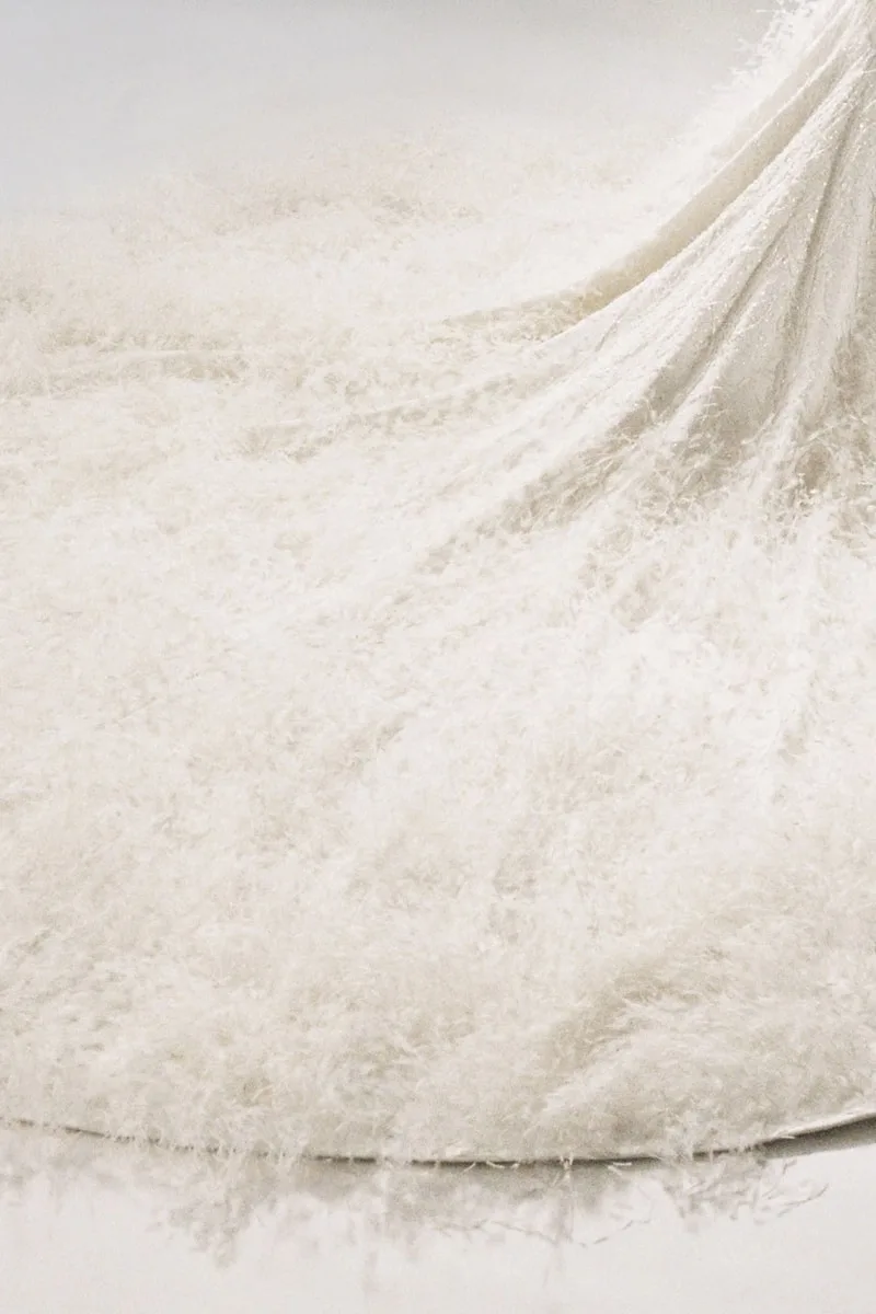 matthieu-blazy-une-robe-de-mariage-unique-pour-dua-lipa/carousel-5.jpg
