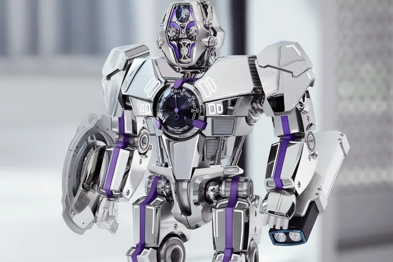 Robot futuriste argenté avec détails violets.