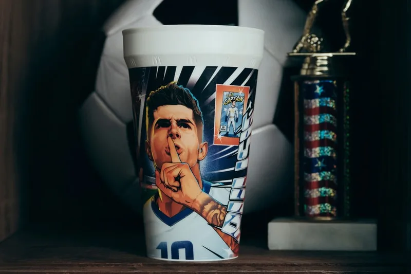 mcdonalds-les-gobelets-inedits-pour-la-coupe-du-monde/carousel-1.jpg