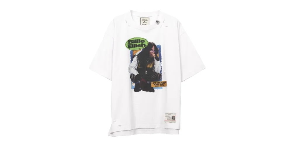 T-shirt blanc avec impression Billie Eilish et texte.
