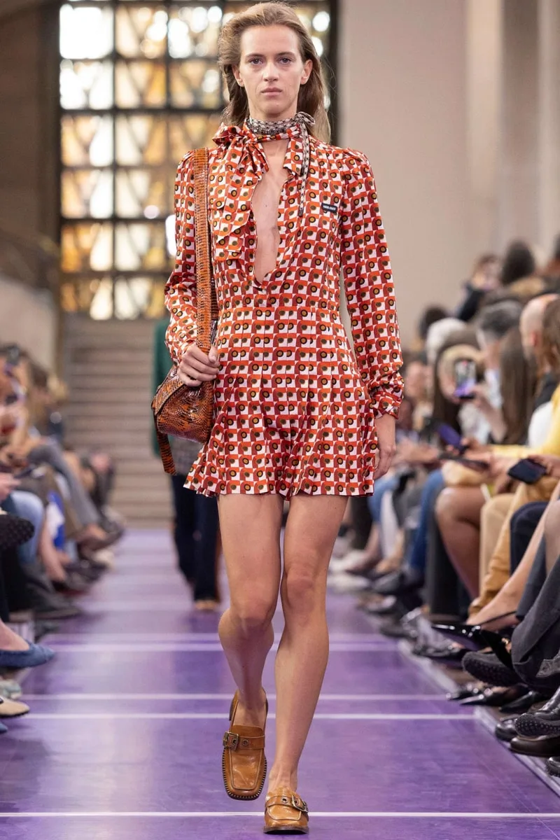 miu-miu-ss27-reinvention-du-quotidien-audacieux/carousel-14.jpg