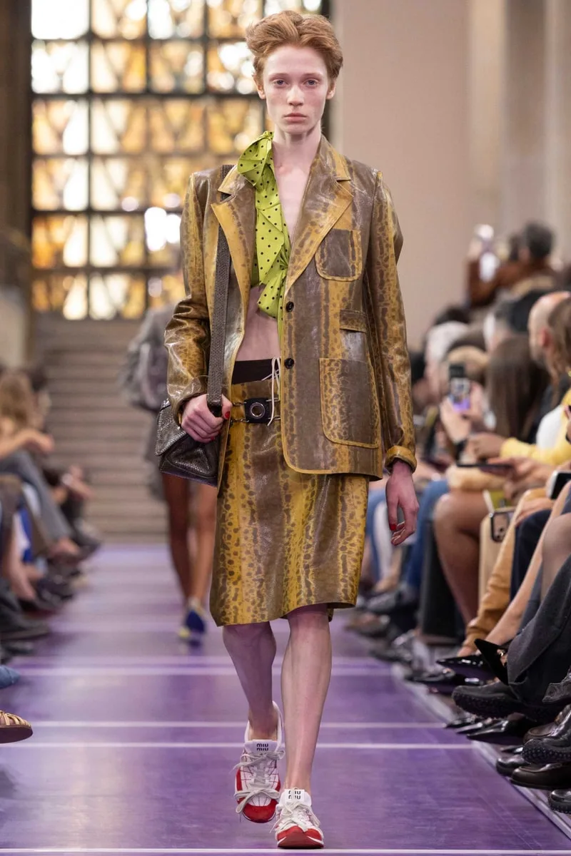 miu-miu-ss27-reinvention-du-quotidien-audacieux/carousel-8.jpg