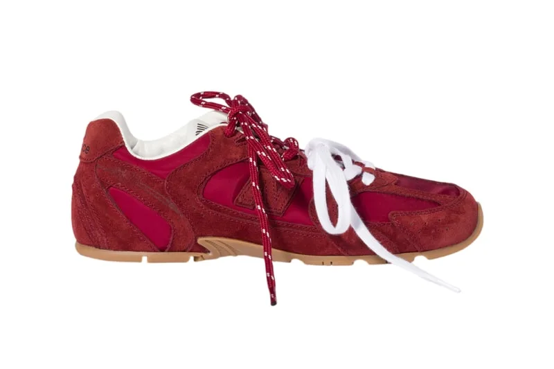 miu-miu-x-new-balance-530-sl-la-collection-ss26-revelee/carousel-10.jpg