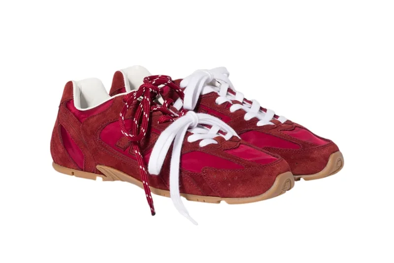 miu-miu-x-new-balance-530-sl-la-collection-ss26-revelee/carousel-11.jpg