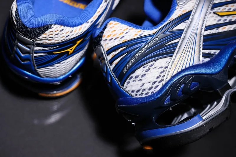 mizuno-wave-prophecy-1-deux-coloris-en-contraste/carousel-8.jpg