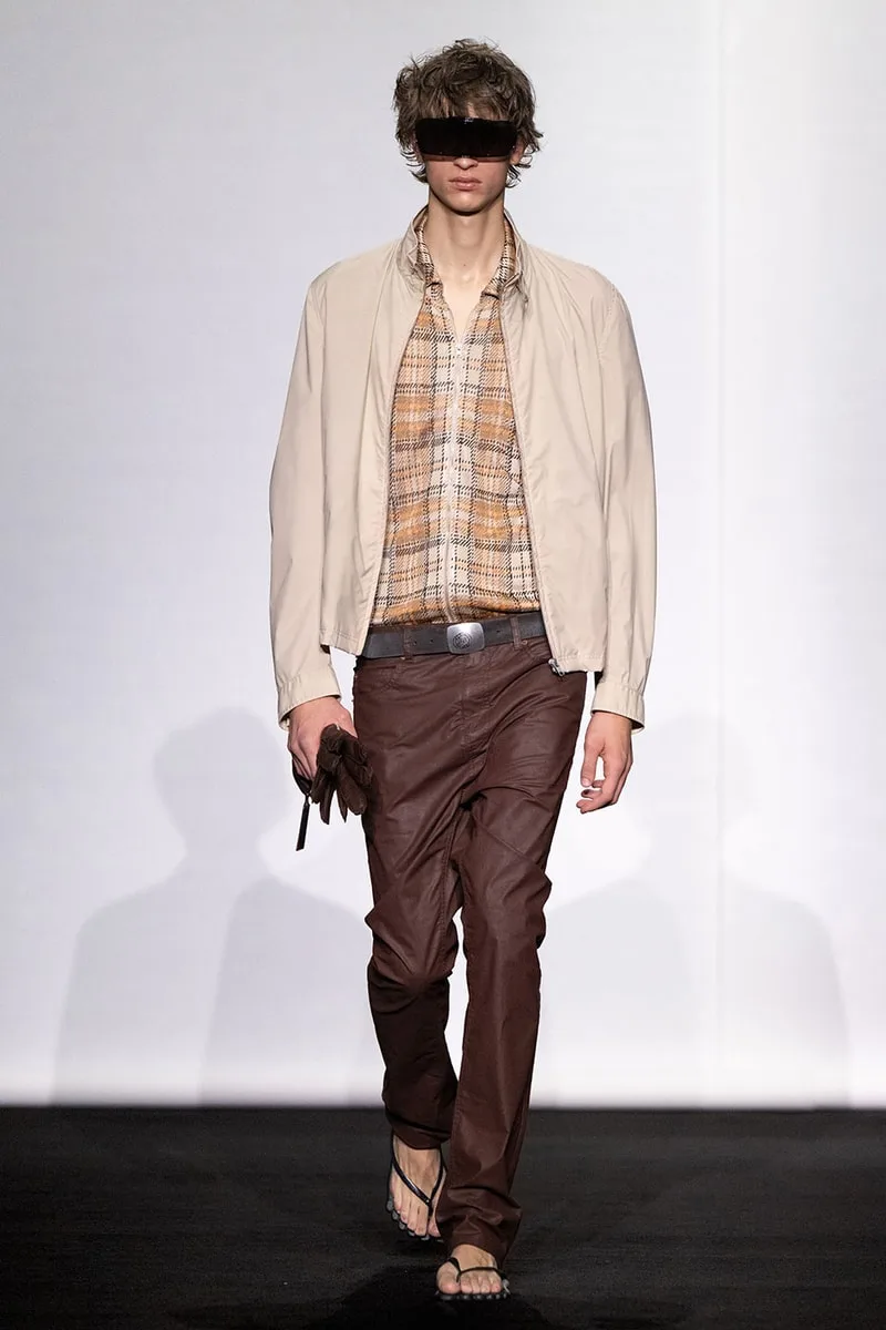 mm6-maison-margiela-la-mode-subversive-du-quotidien/carousel-15.jpg
