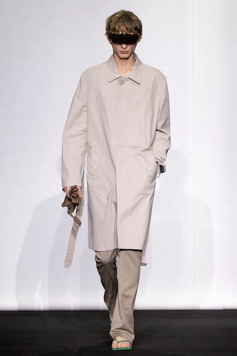 mm6-maison-margiela-la-mode-subversive-du-quotidien/carousel-4.jpg
