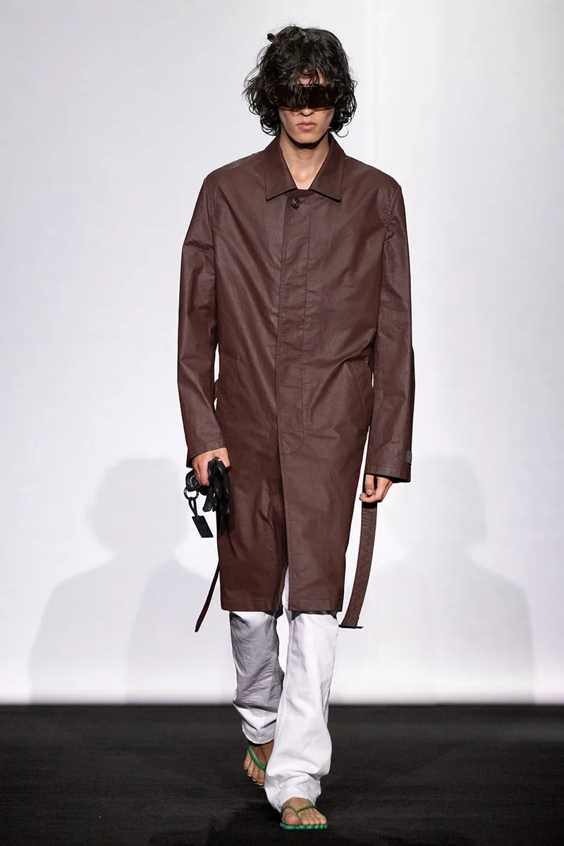 mm6-maison-margiela-la-mode-subversive-du-quotidien/carousel-7.jpg
