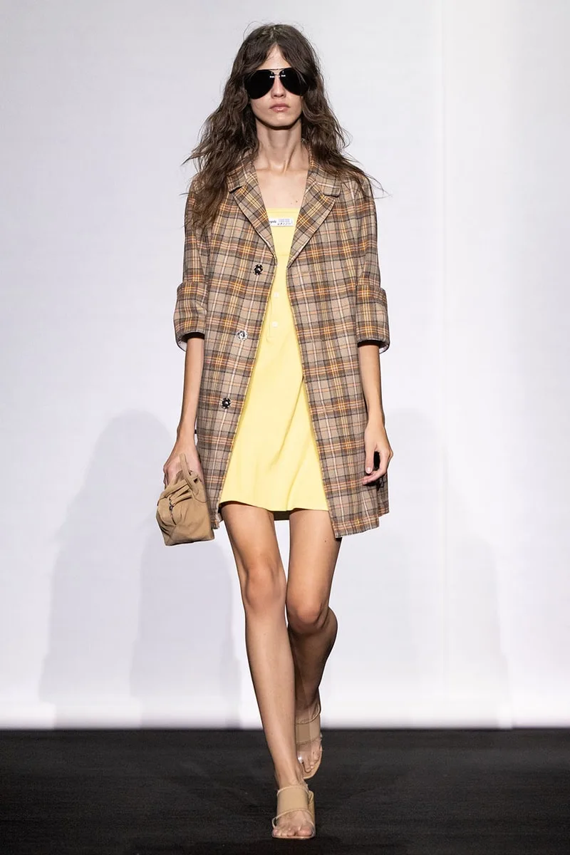 mm6-maison-margiela-la-mode-subversive-du-quotidien/carousel-9.jpg