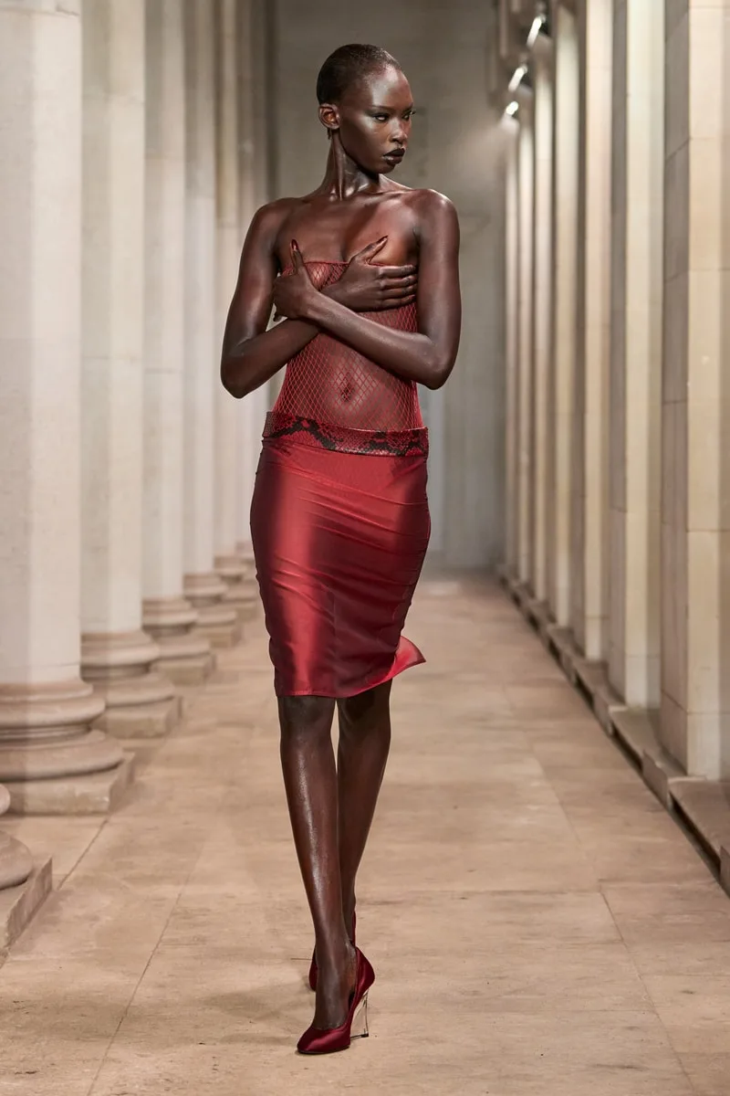 mowalola-trois-air-jordan-14-pour-ss27/carousel-1.jpg