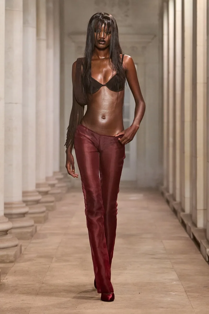 mowalola-trois-air-jordan-14-pour-ss27/carousel-5.jpg