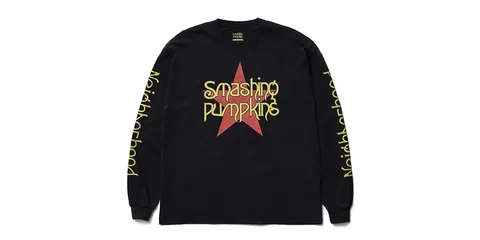T-shirt noir Smashing Pumpkins avec étoiles rouges, manches longues.