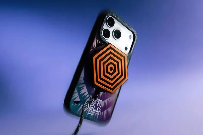 neon-genesis-evangelion-x-casetify-une-collection-mythique/carousel-7.jpg