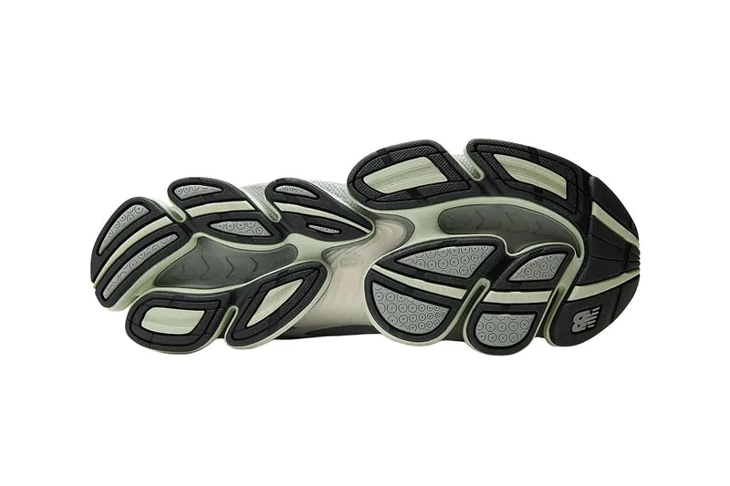 new-balance-2000-silver-moss-un-design-epure-et-innovant/carousel-6.jpg