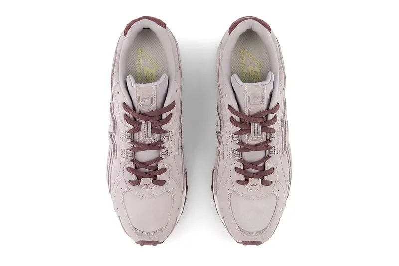 new-balance-204l-le-modele-truffle-salt-devoile/carousel-4.jpg