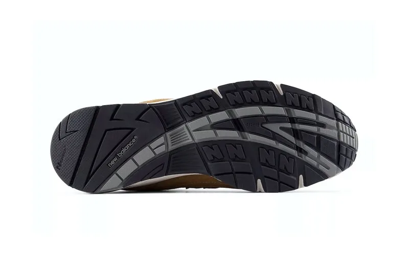 new-balance-991v1-le-luxe-au-coeur-du-retro/carousel-6.jpg