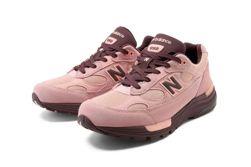 Chaussures de sport rose et bordeaux New Balance 992