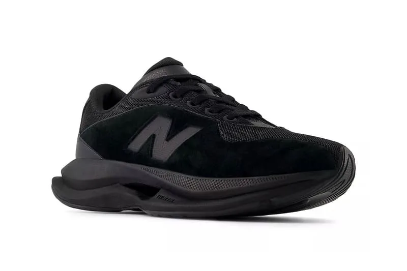 new-balance-innove-avec-la-tf100-elegance-et-performance/carousel-11.jpg