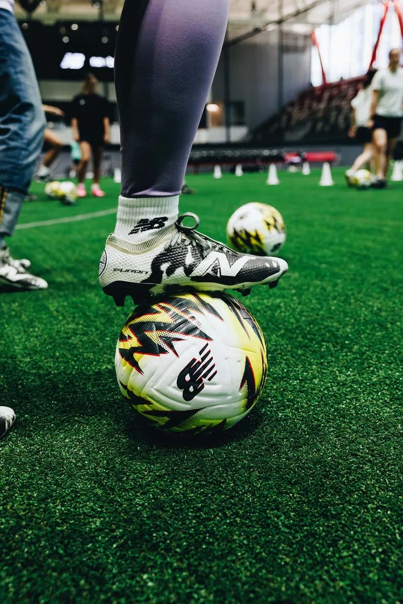 new-balance-un-apercu-de-linnovation-foot/carousel-2.jpg