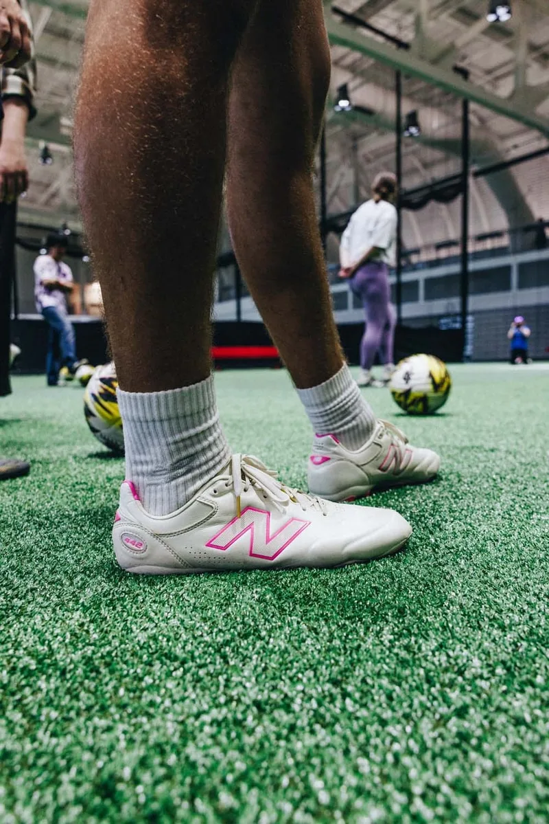 new-balance-un-apercu-de-linnovation-foot/carousel-8.jpg