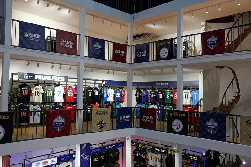 La NFL investit Paris avec Adobe, American Express, Casablanca et le PSG