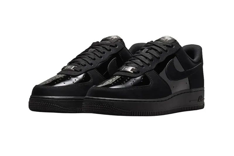 nike-air-force-1-low-du-contraste-en-triple-noir-et-rouge/carousel-5.jpg