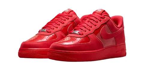 Paire de baskets rouges Nike Air Force 1