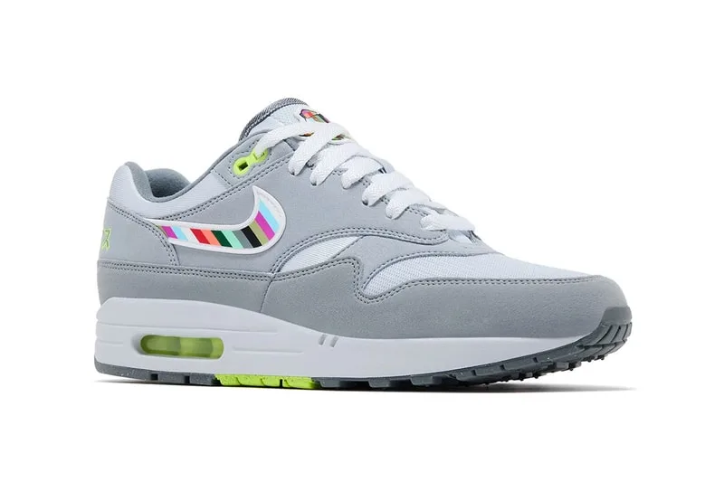 nike-air-max-1-tokyo-une-edition-limitee-audacieuse/carousel-2.jpg