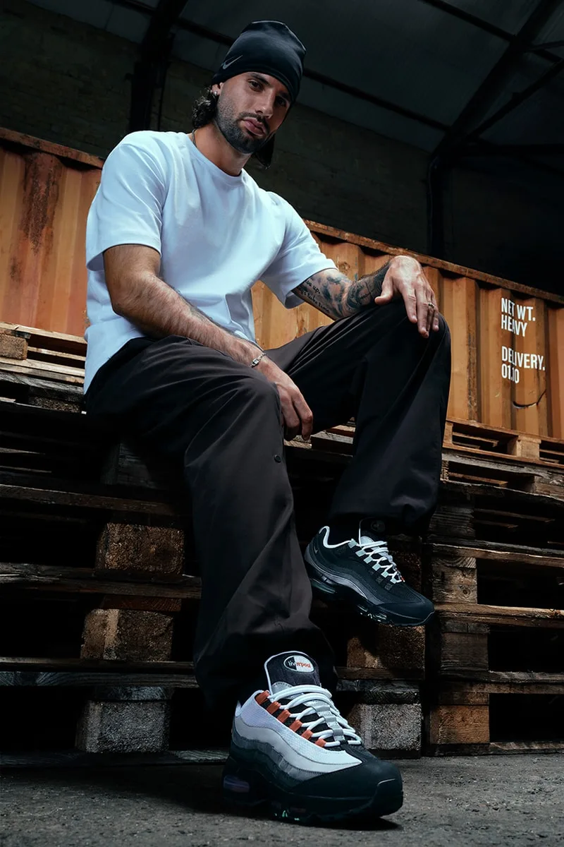 nike-air-max-95-liverpool-hommage-et-exclusivite-jd/carousel-3.jpg