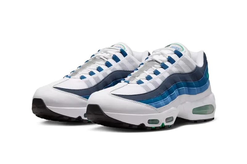 Chaussures blanches et bleues, design moderne et sportif.